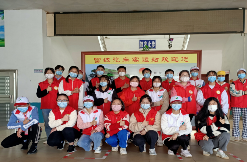 学生抗疫志愿者